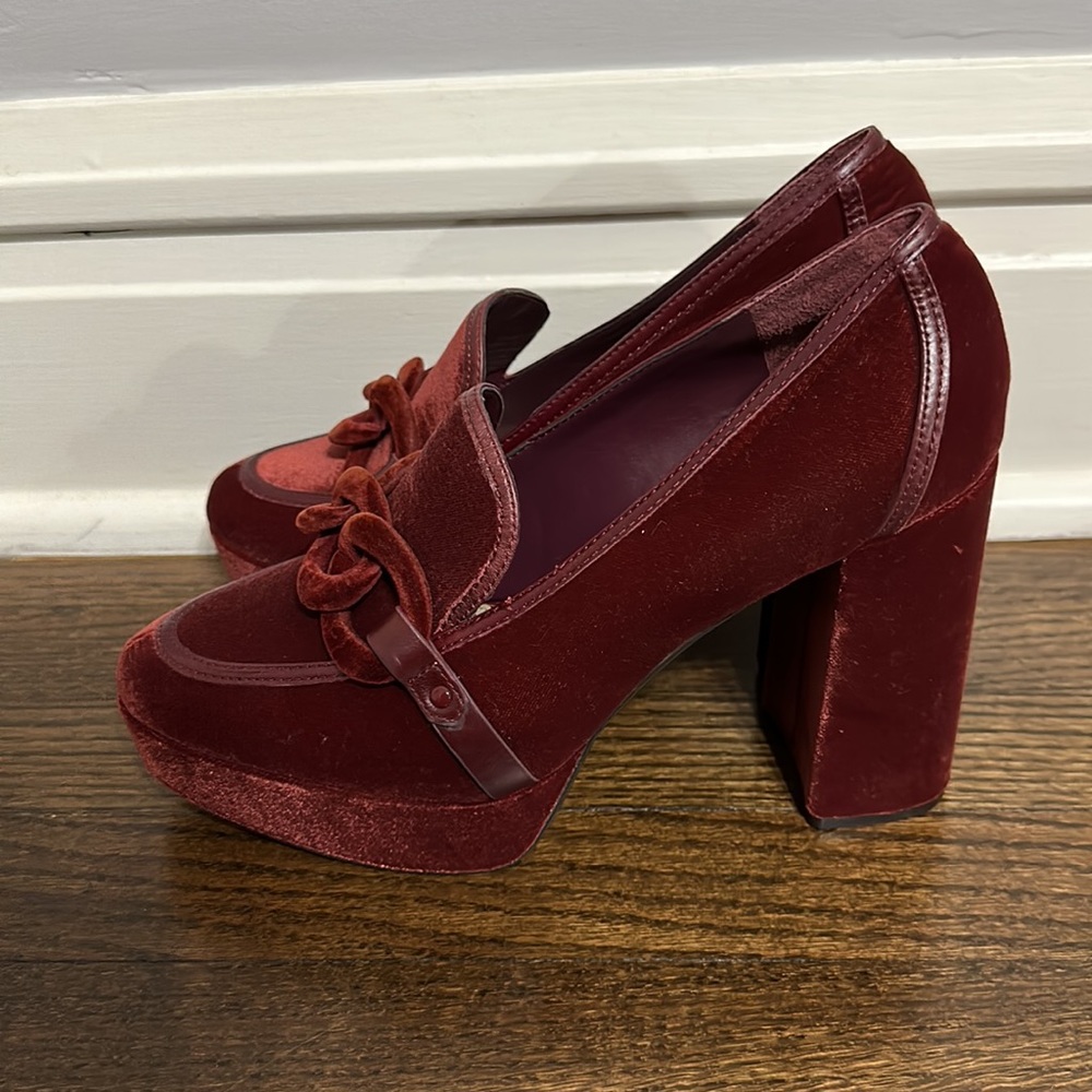 Vince Camuto Gathie Chunky Platform Chain Detail Heeled Loafers Size 10M - Picture 4 of 10